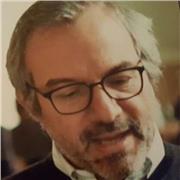 Laureato in filosofia impartisce lezioni di filosofia, storia e storia della letteratura italiana